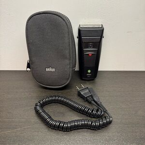 Braun 3612 Cordless Rechargeable Shaver, Charging Cord & Bag